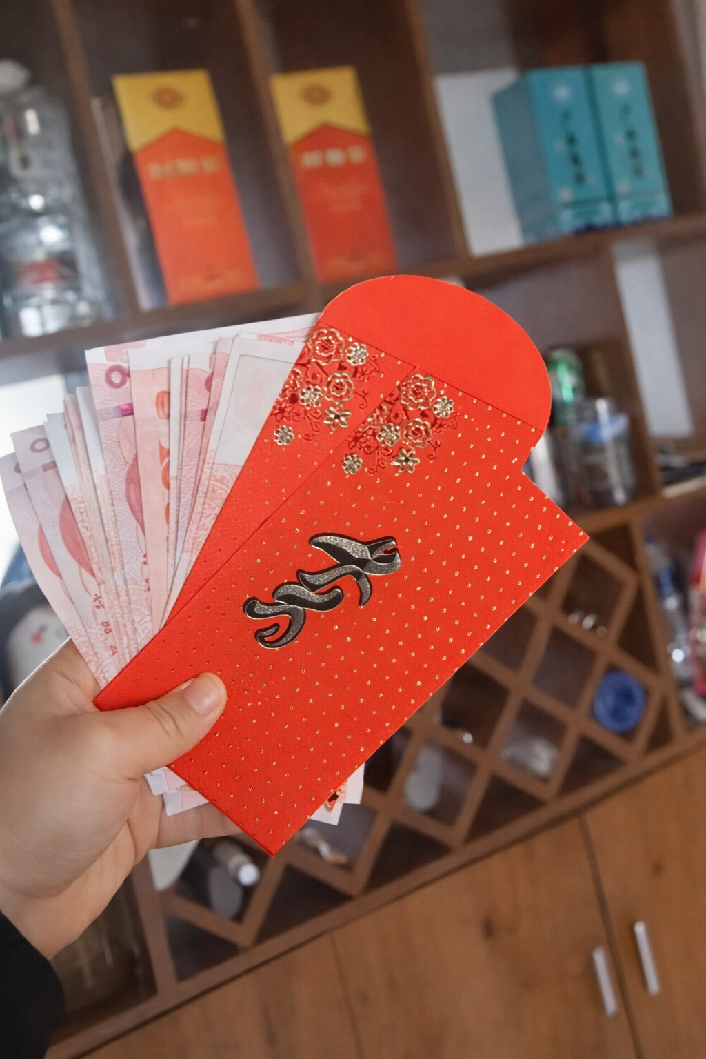 "Mùng 2 Tết con trai tôi đã bỏ nhà đi" - Biết lý do, netizen khuyên vội: Sinh đứa khác đi!