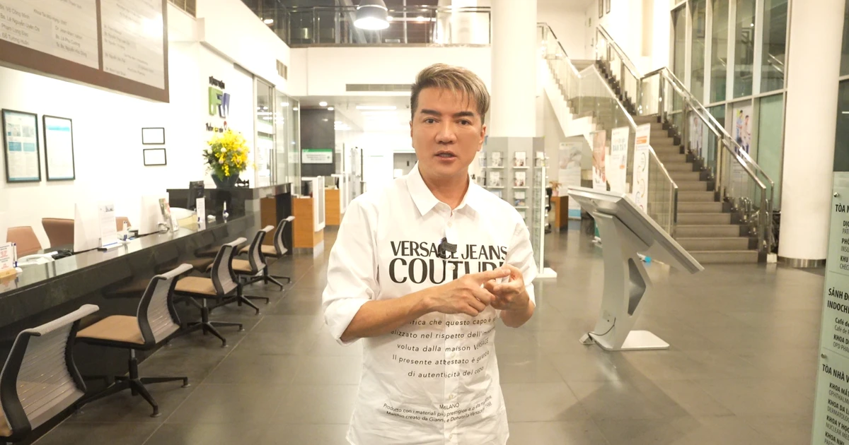 Mr Đàm 'chịu chi' hơn trăm triệu đồng mổ mắt cho bản sao khiếm thị, netizen khen hết lời