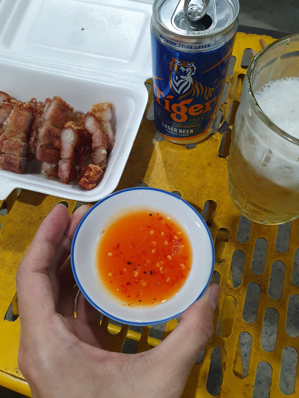 Nhà nàng ở cạnh nhà tui