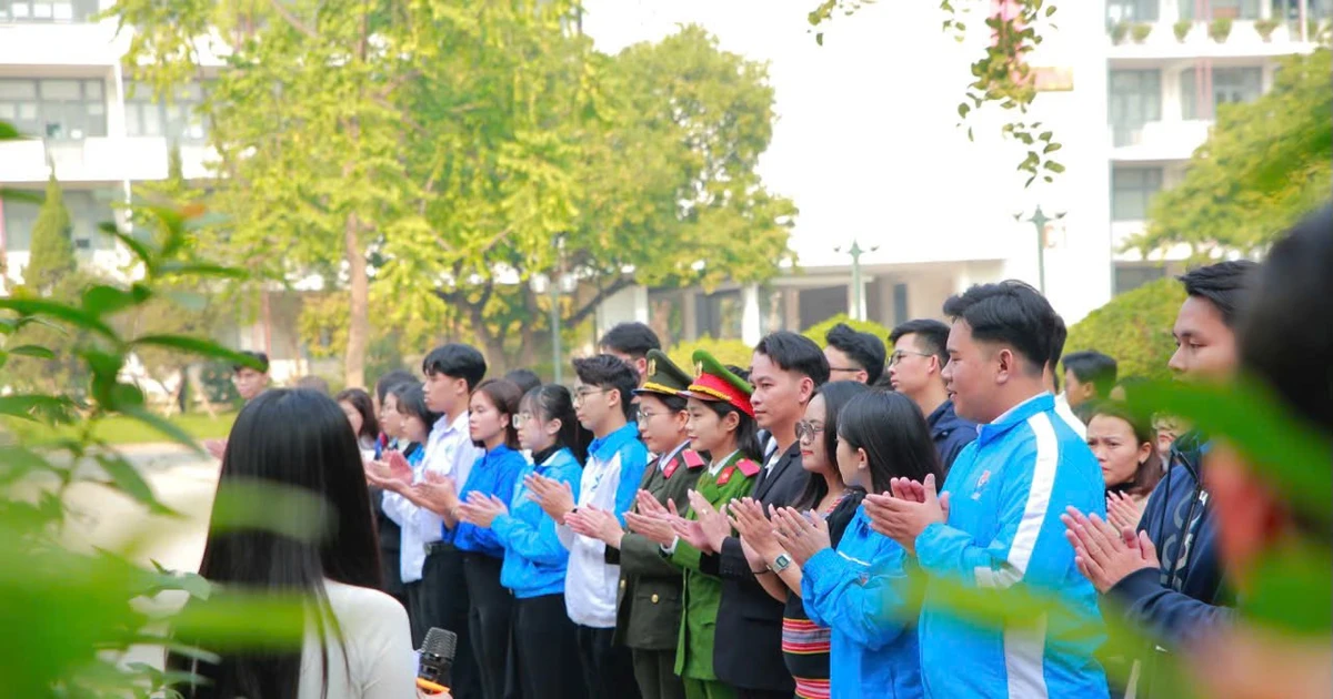 Gen Z tiếp bước anh hùng: Những 'Sinh viên 5 tốt' nối dài truyền thống vẻ vang