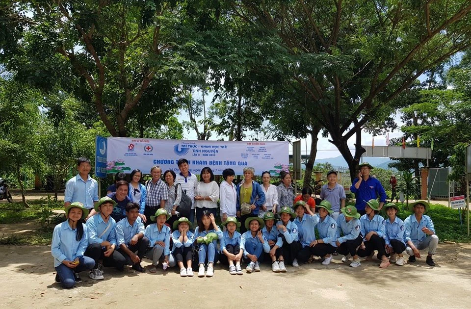 Trí thức khoa học trẻ Sài Gòn mang yêu thương đến Lâm Đồng