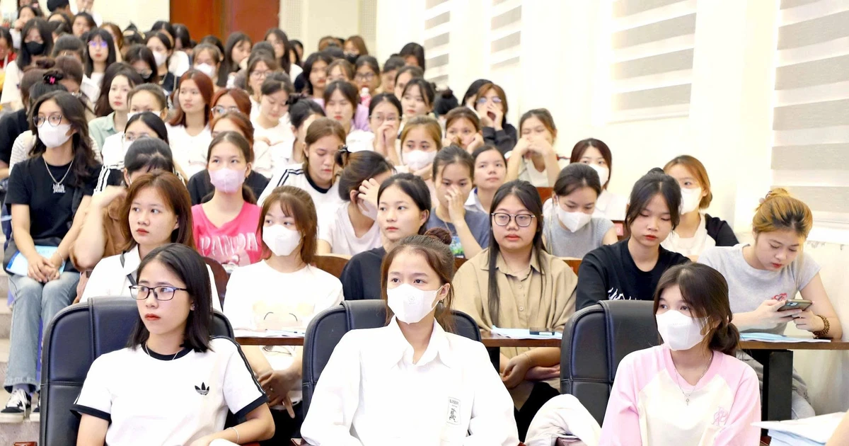 Loạt trường đại học top đầu "chốt đơn" không tuyển bằng học bạ nữa: Dễ xét nhưng drama công bằng quá lắm luôn!