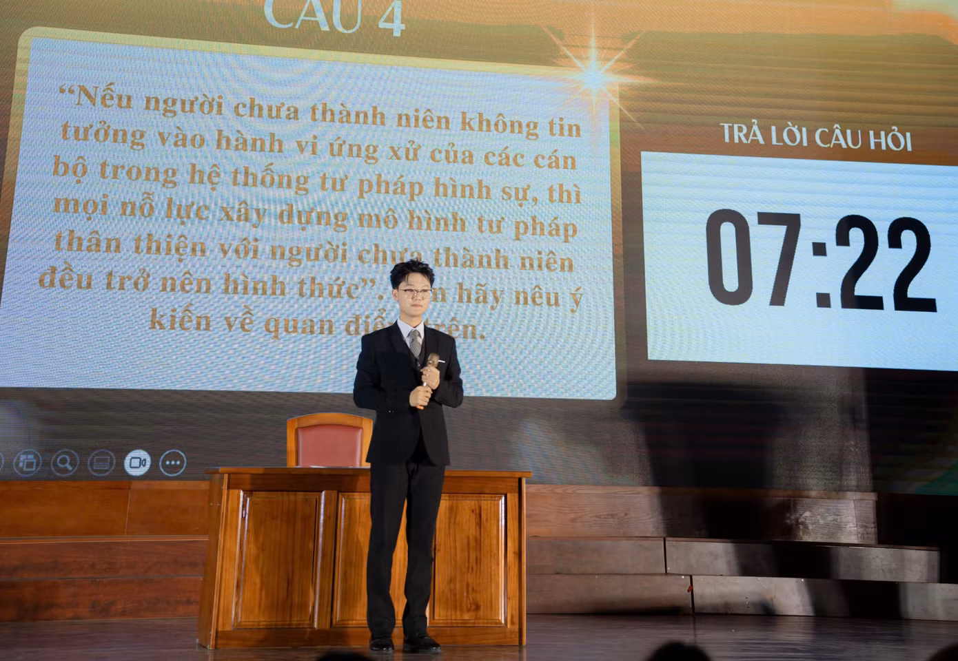 bcf320aadc130d3504f7.jpg