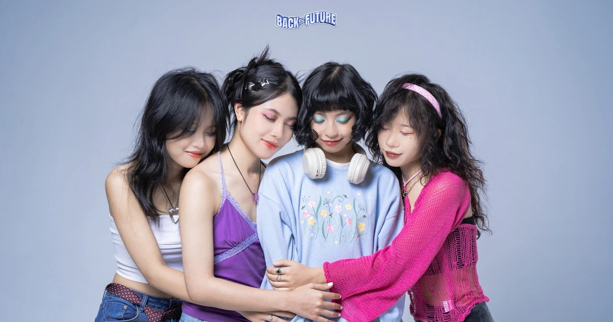 Bộ ảnh "Love in colors" chill phết: Yêu thương cả những lúc mình yếu đuối nha!
