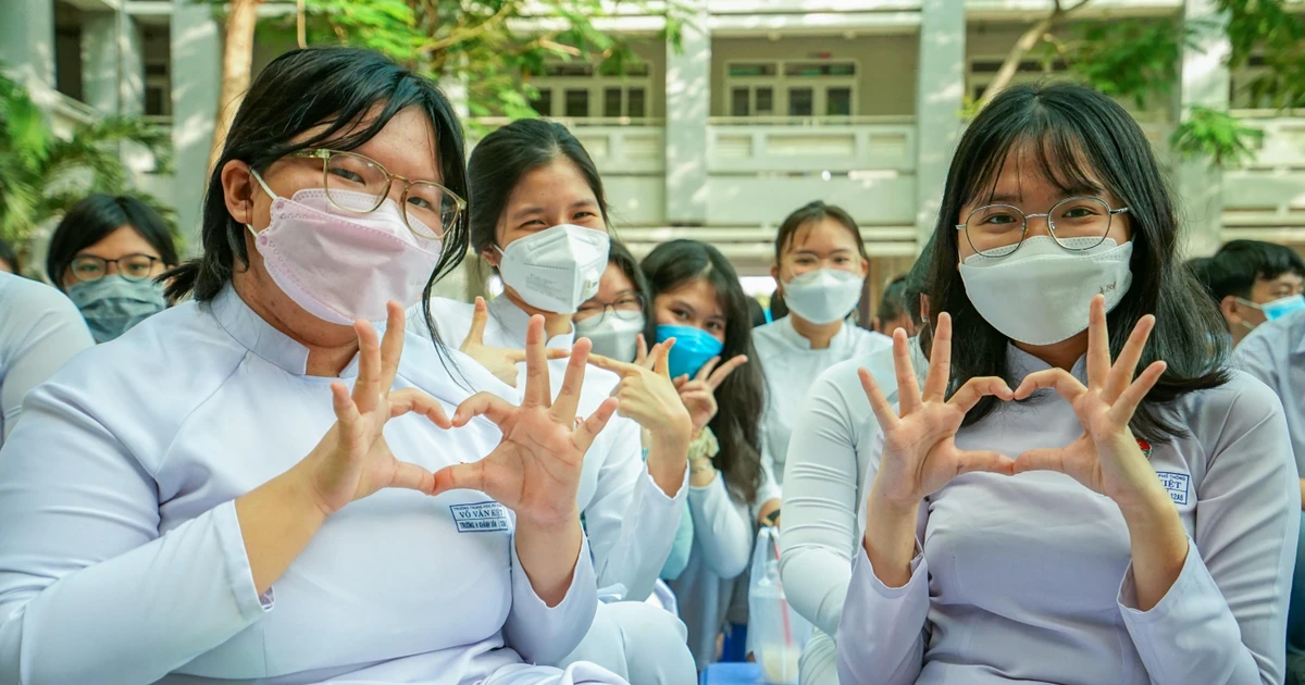 ĐHQG TP.HCM thả thính 80 điểm thi Đánh giá năng lực 2022, sẵn sàng "chiến" chưa?