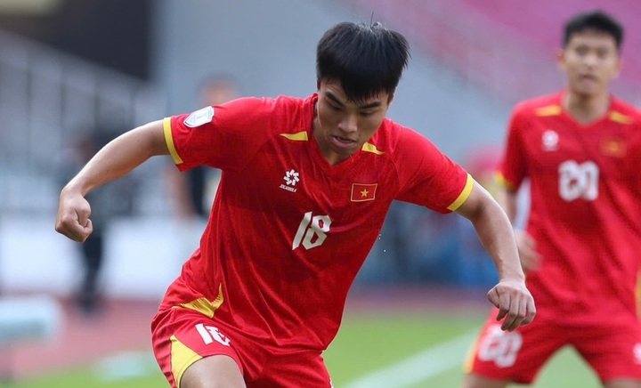 U23 Việt Nam hòa U23 Triều Tiên: Plot twist gì mà các cầu thủ đối đầu toàn "ông anh" đội tuyển quốc gia?