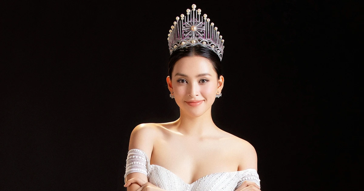 Hoa hậu Tiểu Vy khoe visual "ngàn năm có một", sắp cầm mic hát khiến dân tình bất ngờ