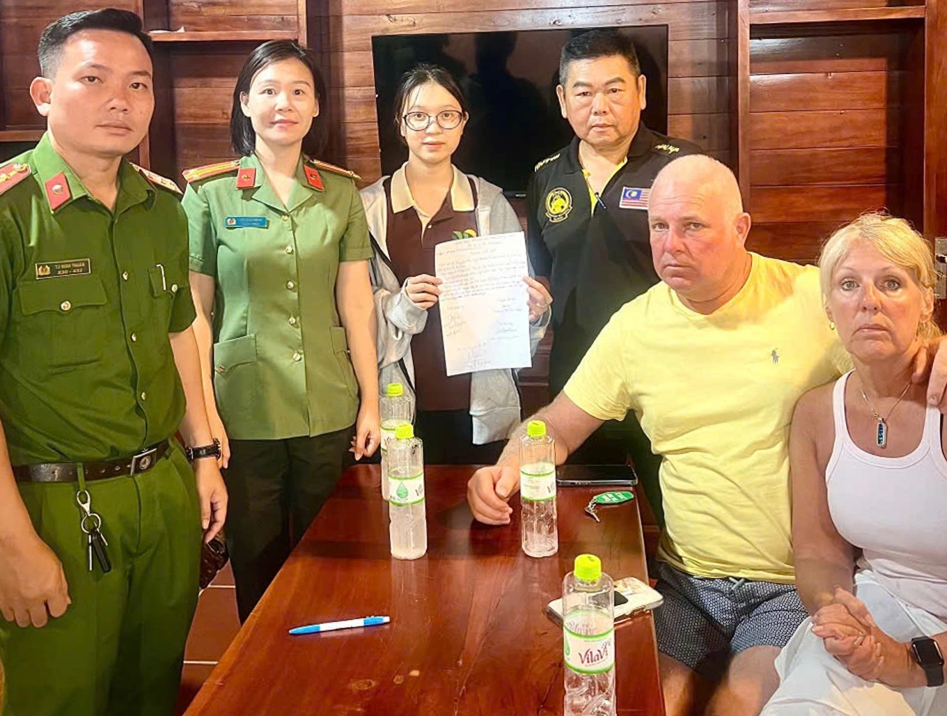 Lễ tân resort Phú Quốc "bỗng dưng" quẹt nhầm thẻ khách Anh gần 300 triệu thay vì 30 triệu, ai nghe cũng sốc