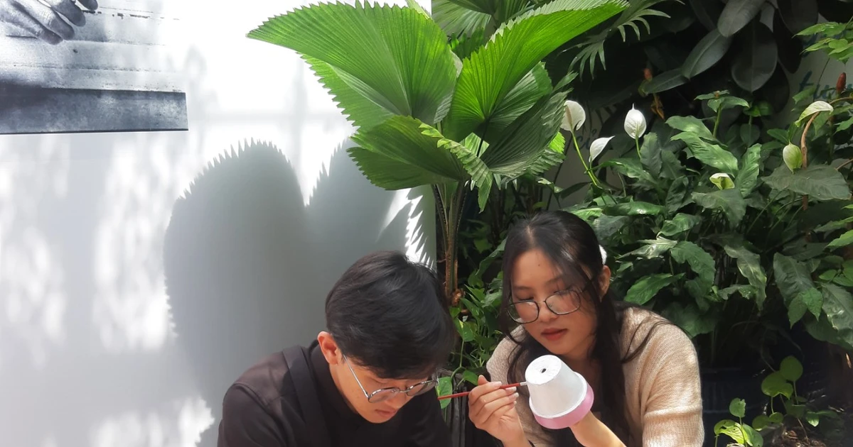 Gen Z Sài Gòn nghiện vẽ chậu cây cuối tuần - vừa chill vừa làm thiện nguyện siêu ý nghĩa!