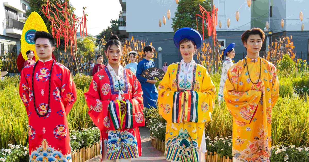 Đan Sắc Fashion Show - Sinh viên Kiến trúc flex sàn diễn thời trang đón xuân cực xịn