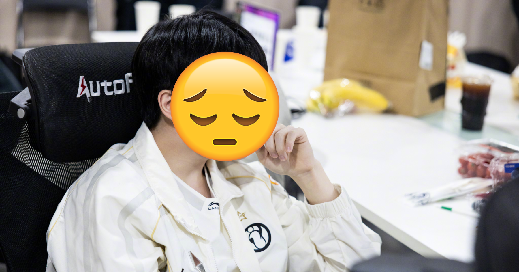 Rookie vui vẻ cùng tình mới sau 1 tháng chia tay, Hilda xuống sắc thấy rõ khiến fan xót xa