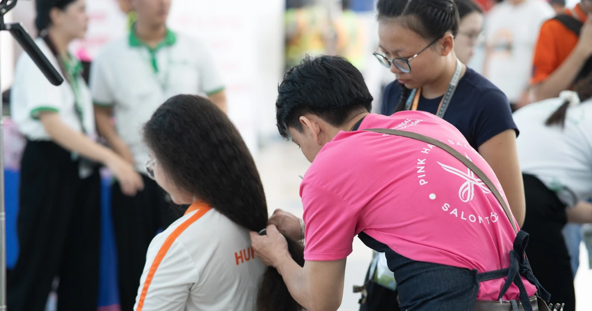 Sắc hồng lan tỏa cùng ngày hội 'Hành trình thứ 2 của tóc' - Khi mái tóc trở thành món quà ý nghĩa