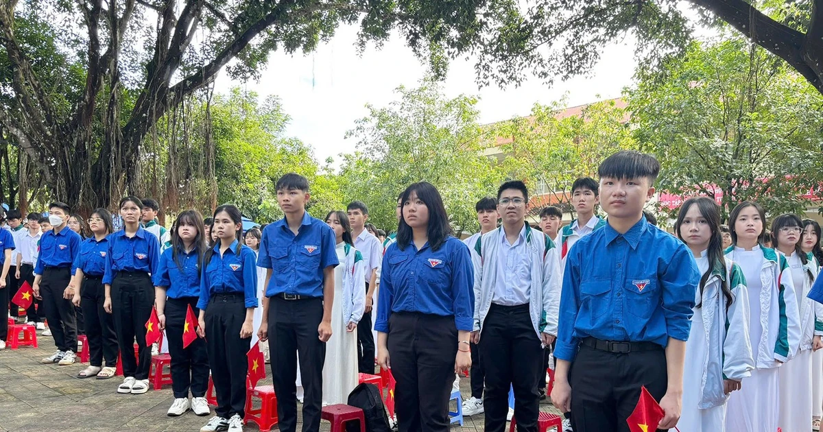 Khai giảng năm học mới tại THPT Nguyễn Trãi, Quảng Ngãi: Tràn đầy năng lượng và yêu thương