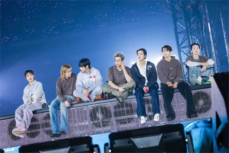 BTS vẫn xịn như mọi khi, comeback sau nhập ngũ quá đỉnh!