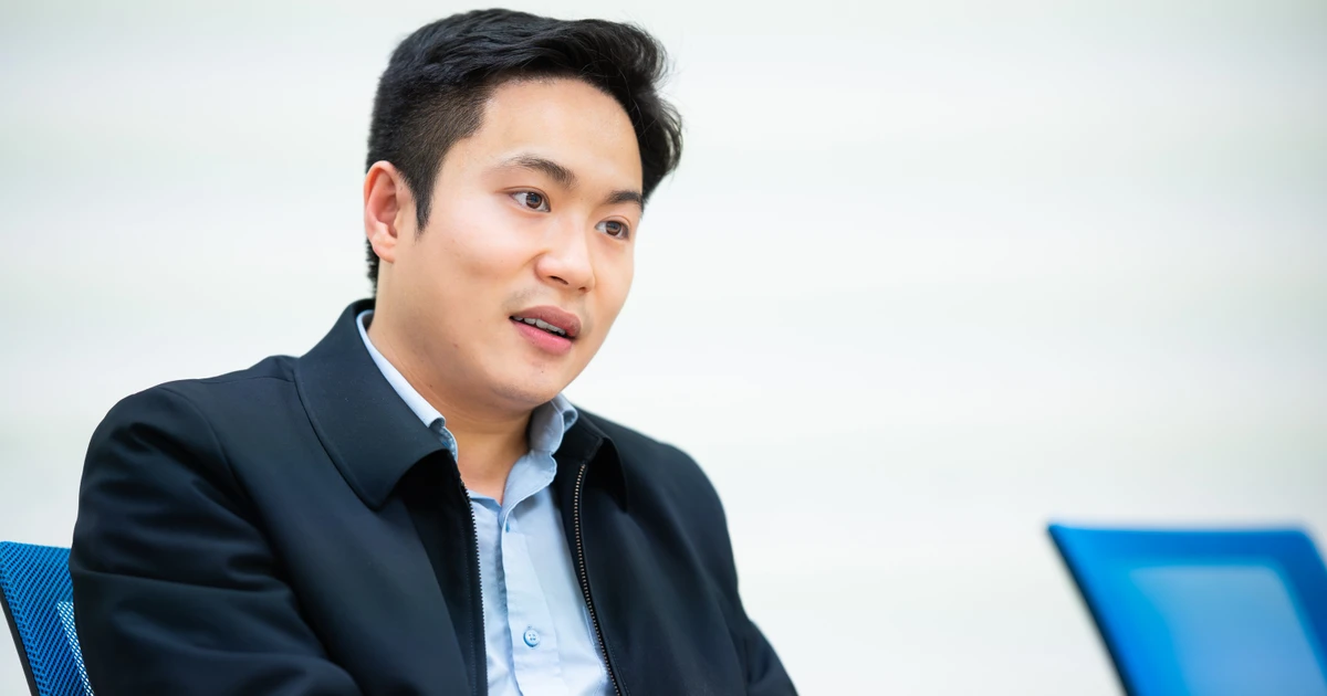 Thầy giảng ở Đại học Kinh tế Quốc dân được sinh viên mê mệt: Vừa đẹp trai vừa dạy "chất", lên cả TikTok cực viral!
