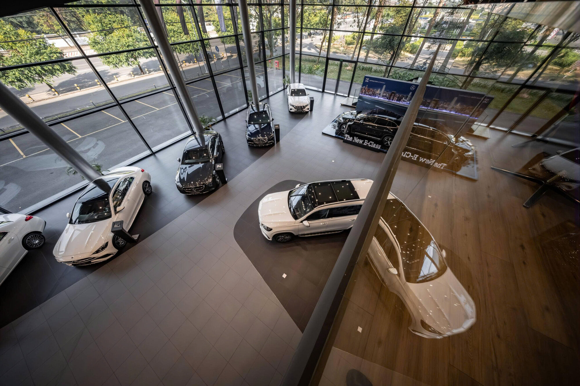 Mercedes-Benz Việt Nam mở rộng chương trình Khách hàng Chiến lược 2026 và Khách hàng thân thiết 2026 - Hời hợt gì mà xịn thế! ✨