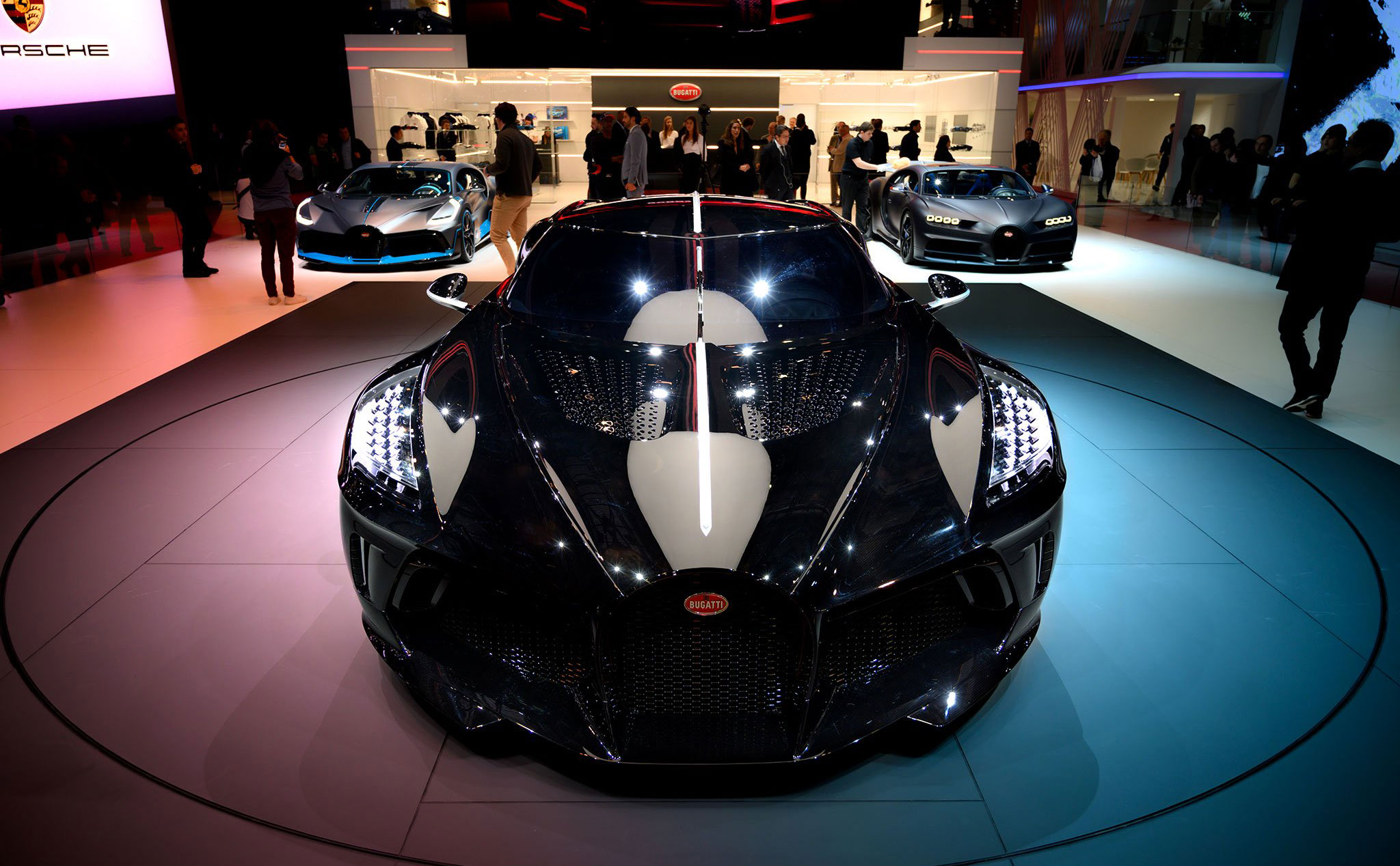 Volkswagen sắp "chia tay" Bugatti, bán cho Rimac?