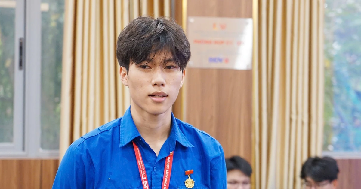 Nam sinh Bách Khoa lao vào "biển lửa" cứu 5 người, nhận Huy hiệu Tuổi trẻ dũng cảm - story thật sự đỉnh của chóp!