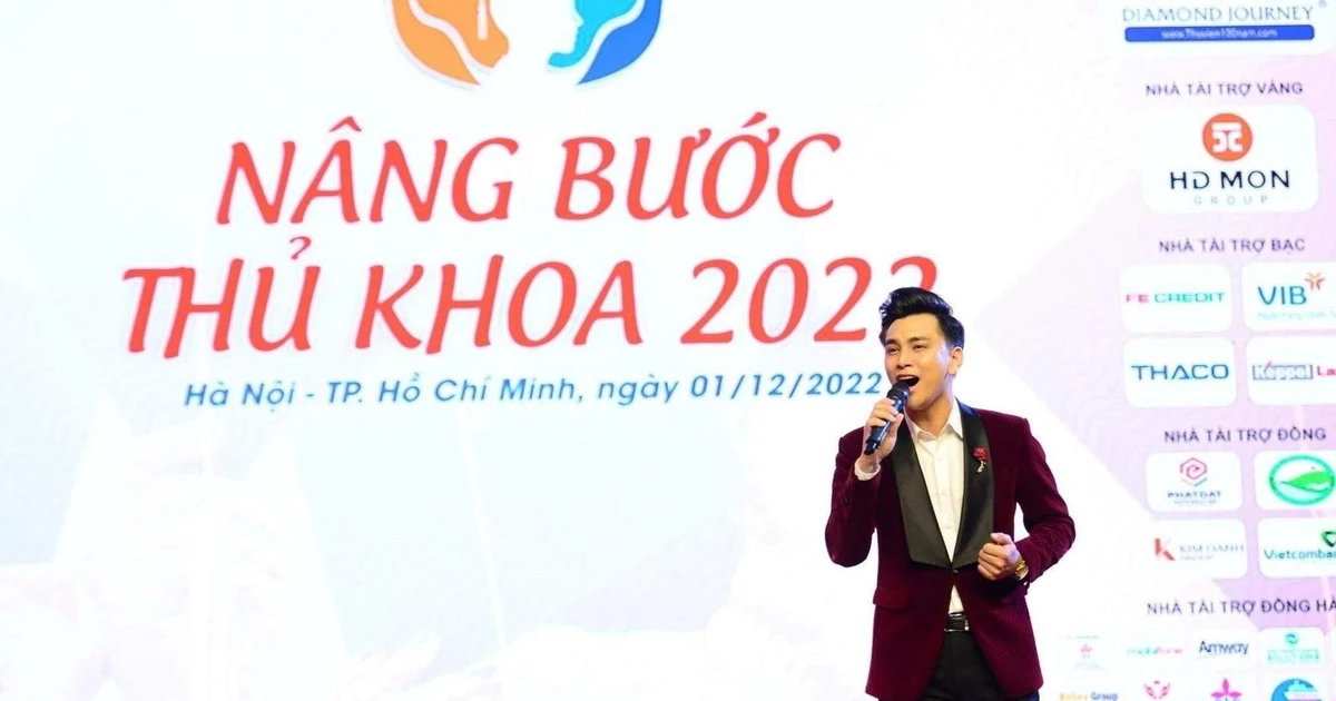 Vũ Quang Thiện: Chàng ca sĩ tài năng đồng hành cùng Nâng bước thủ khoa 2022 với CV đỉnh của chóp