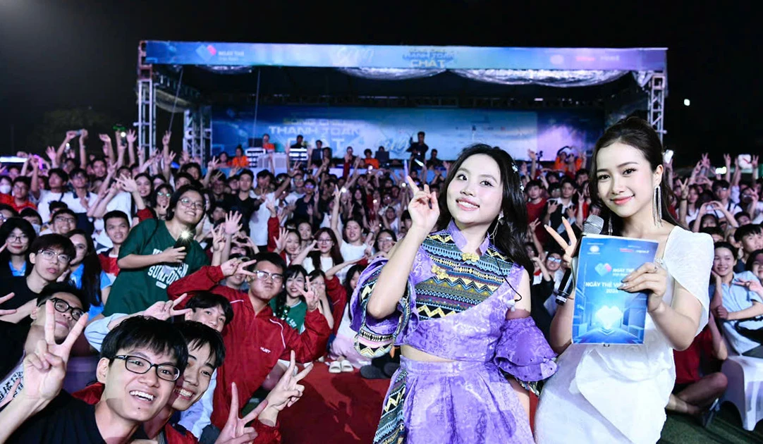 Phương Mỹ Chi bất ngờ song ca với fan, Ngô Lan Hương thả thính hit mới cực cháy ✨
