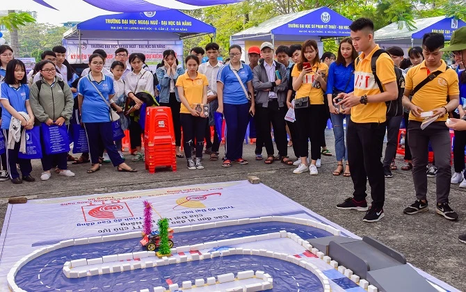 Đại học Đà Nẵng mở chuỗi sự kiện tư vấn tuyển sinh - hướng nghiệp 2019 cực xịn cho các sĩ tử