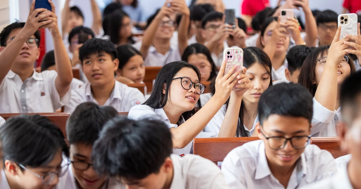 THPT Đoàn Kết - Hai Bà Trưng "cháy" hết mình với vòng sơ loại Unlock The IELTS 2025