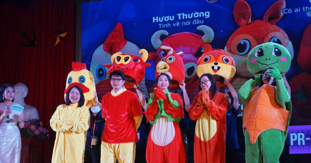 PREMIERE 2022: THE COMPASS - Cháy hết mình với những màn trình diễn chỉ có tại trường Báo, xem xong mê luôn!