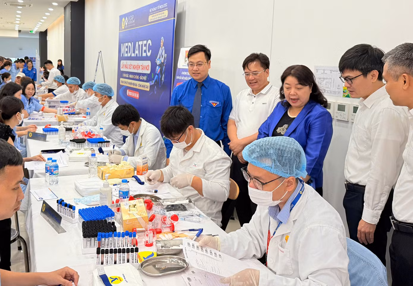 ce2bf483a8c45ec3530f.jpg