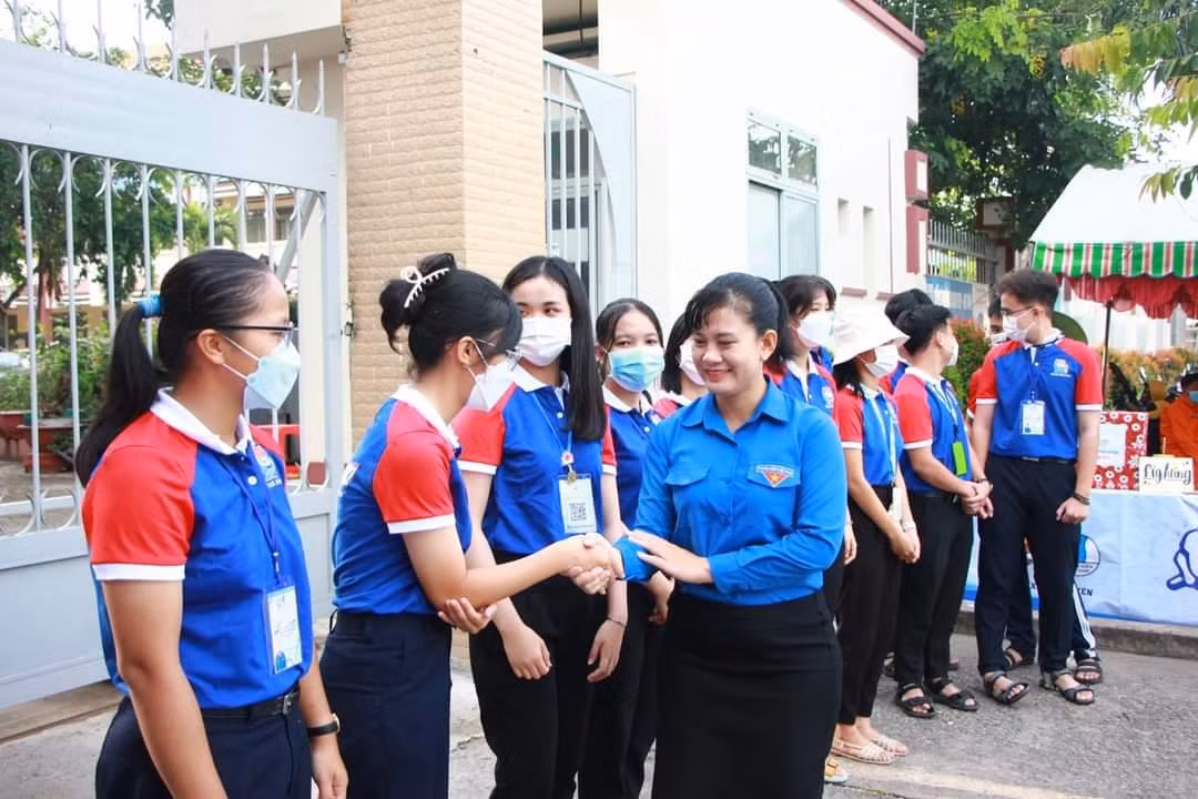 ced4bc8a5045930d3258.jpg
