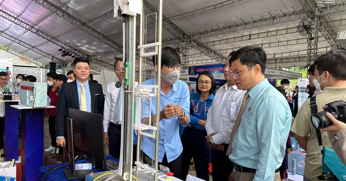 Gen Z TP.HCM cháy hết mình với Liên hoan Tuổi trẻ Sáng tạo lần 13 - Nơi những ý tưởng bùng nổ!