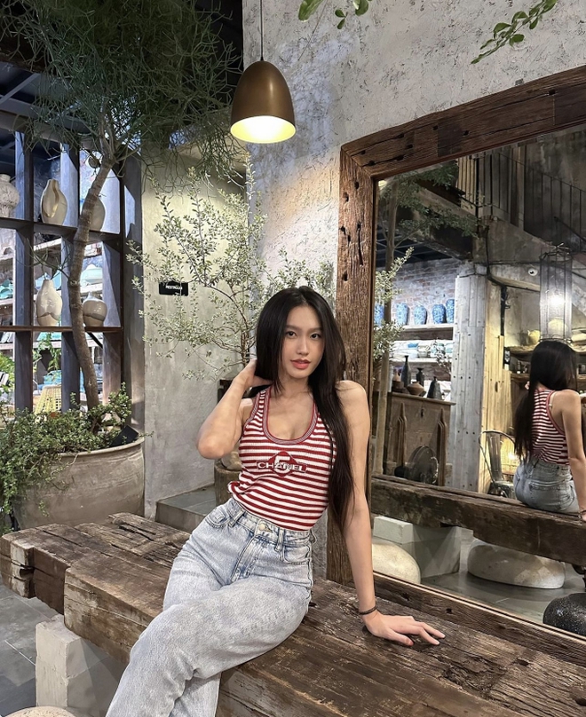cfc2f1ddc43aea8f9a70.jpg