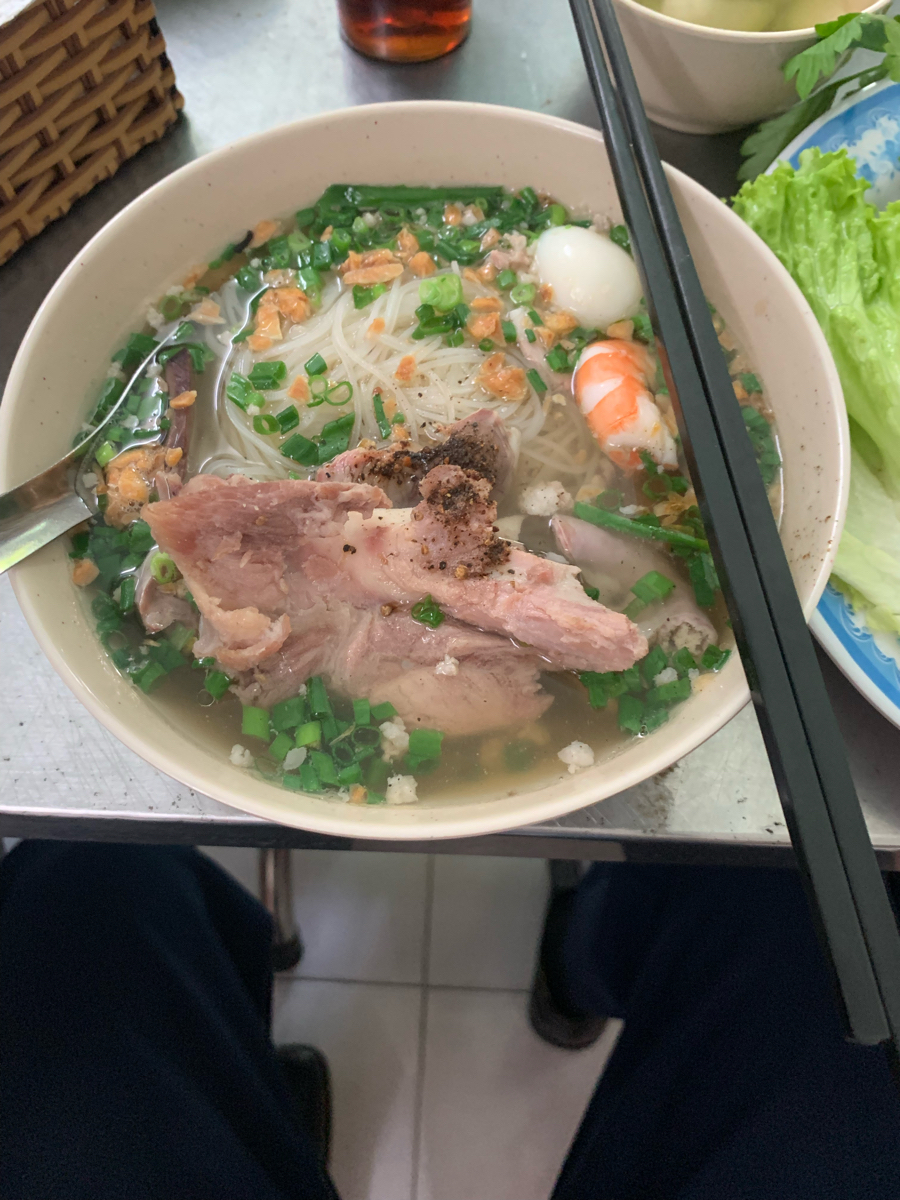 Bữa trưa hôm nay: hủ tiếu nam vang chỉ 45k - ăn xong uống sữa kéo xà là chuẩn bài luôn!