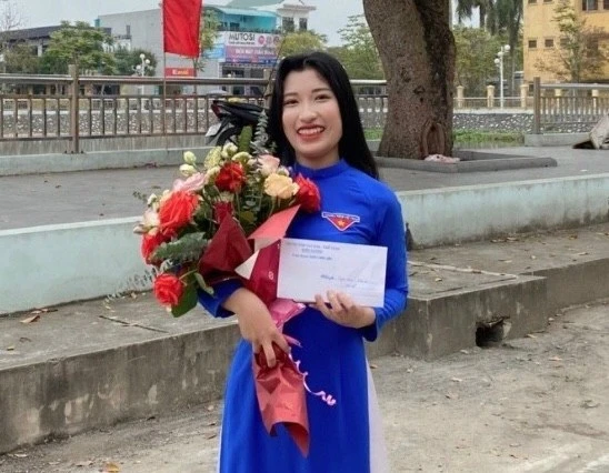 Nữ sinh Sư phạm Âm nhạc và hành trình cháy hết mình với đam mê ca hát