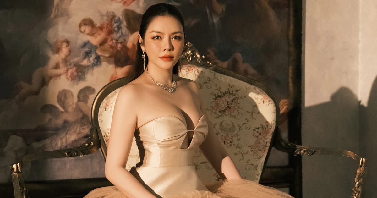 Lý Nhã Kỳ hiếm hoi flex ảnh gia đình dịp Trung Thu, netizen trầm trồ visual cả nhà giàu sang