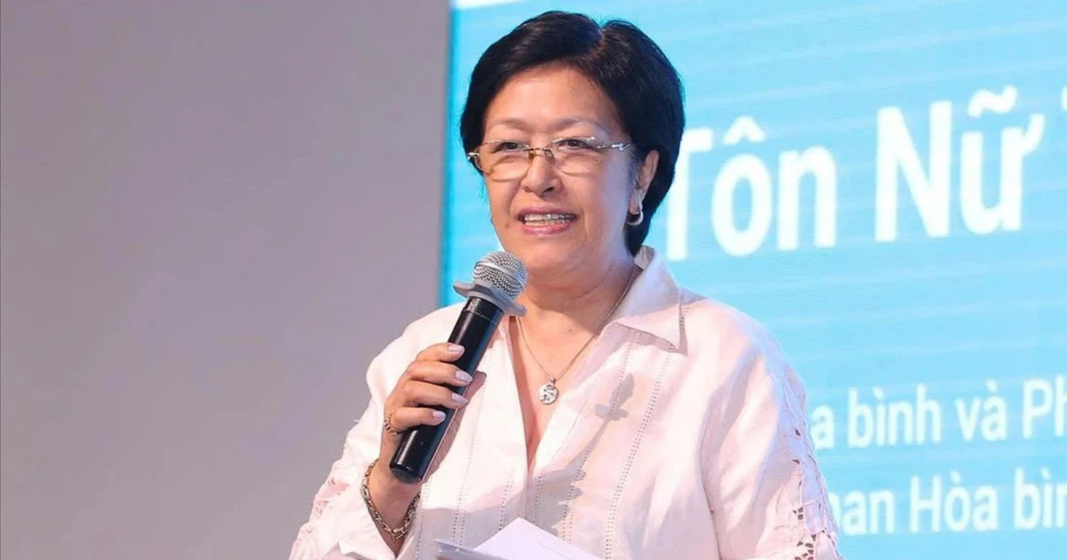 Bà Tôn Nữ Thị Ninh gửi gắm Gen Z: Đừng chỉ nhìn bề nổi thế giới, hãy hiểu sâu về hòa bình! ️