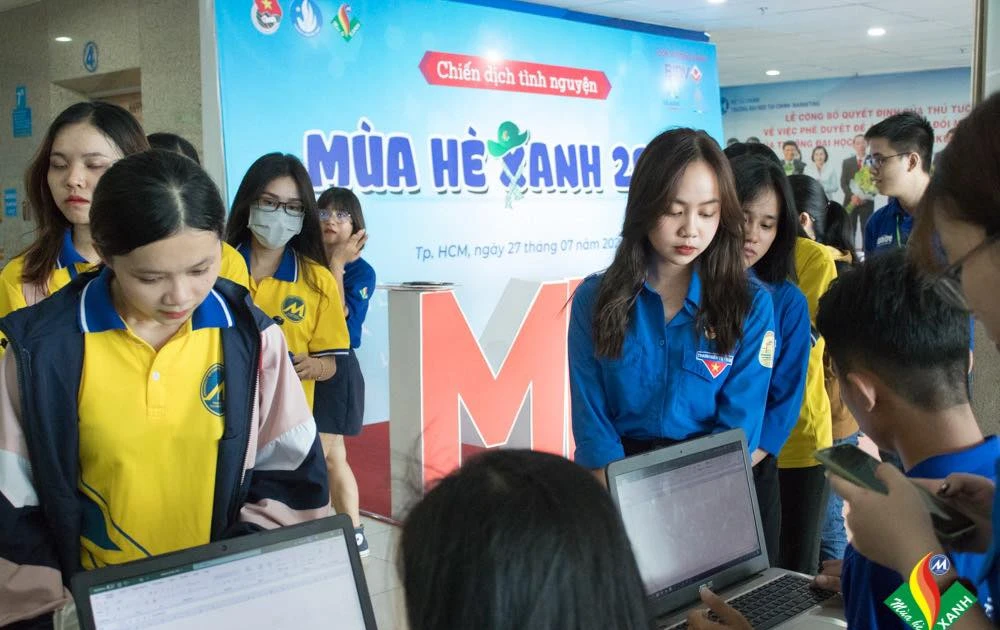 Không khai báo y tế là… bay màu quyền thi luôn nha!