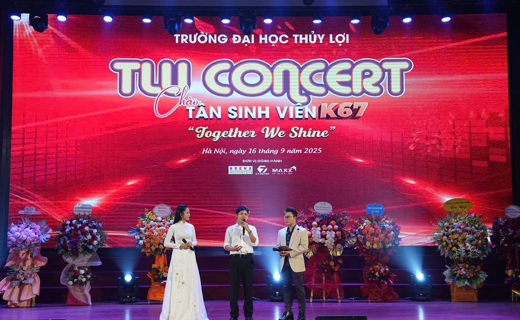 Tân sinh viên Thủy lợi cháy hết mình với nhạc sĩ Nguyễn Văn Chung và dàn khách mời xịn sò ✨