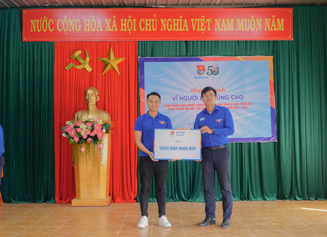 d412795e264f5a1fb47d.jpg