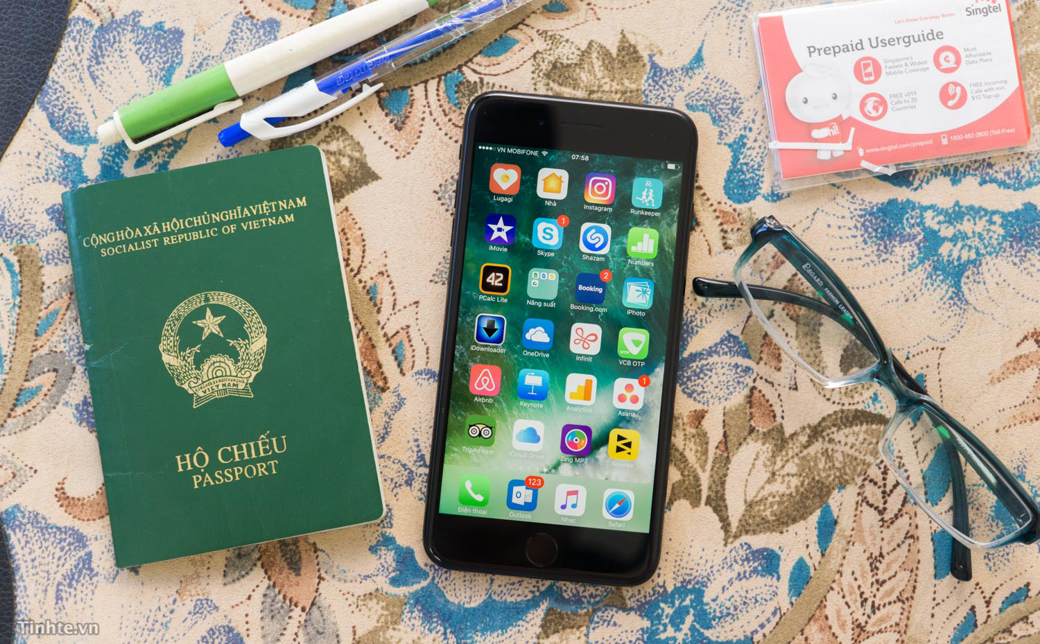 Vì sao nên giữ ảnh chụp CMND và Passport trong máy / trên mây, anh em có làm không?