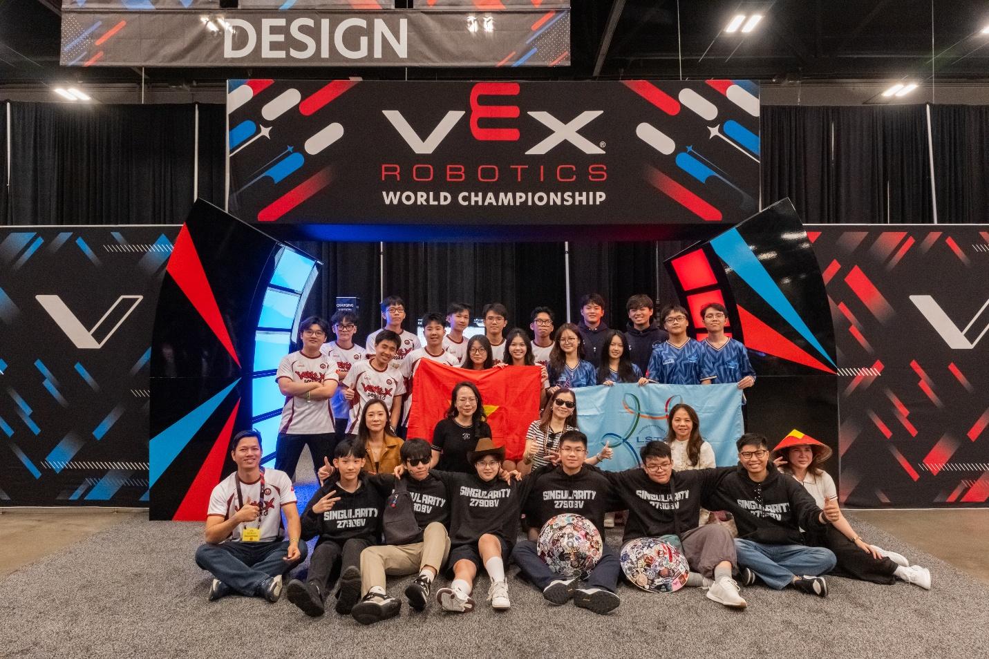 Đội tuyển trường THCS và THPT Đinh Thiện Lý (LSTS) ẵm giải xịn tại VEX Robotics World Championship 2026 - Giải đấu Robotics đỉnh nhất hành tinh
