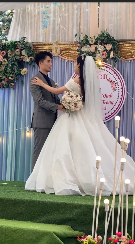 d4d524fc09d04c18fdfa.jpg