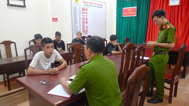 d56c8e43e9b949caf483.jpg