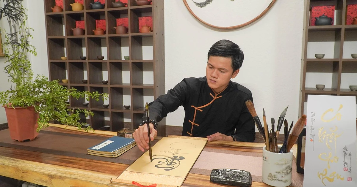 Chàng trai "ông đồ xuyên Việt" và hành trình chinh phục giấc mơ đại học đầy cảm xúc