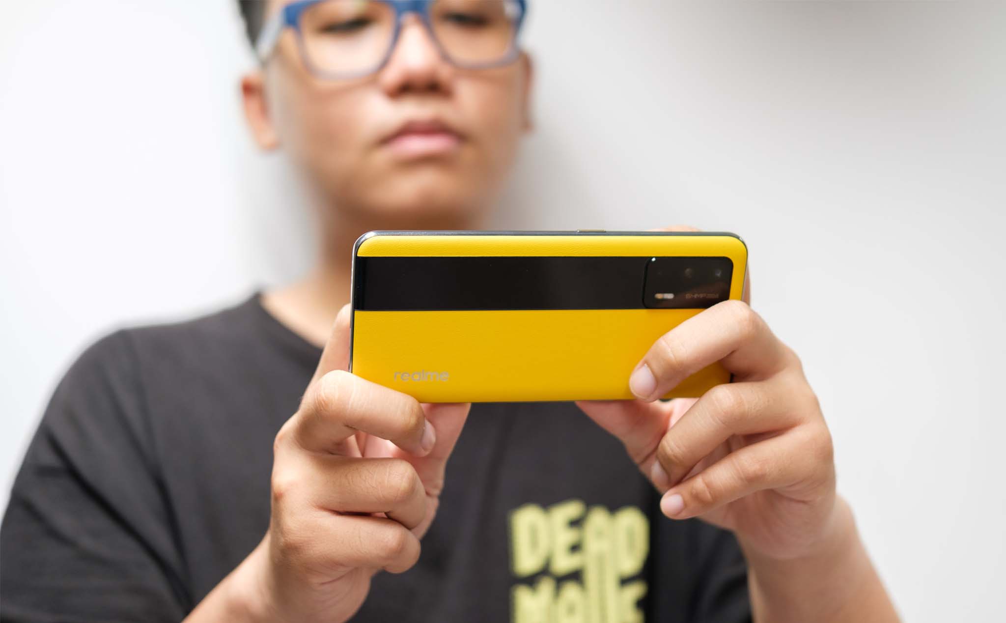 Chơi game trên realme GT: Hiệu năng đỉnh, không lo nóng máy