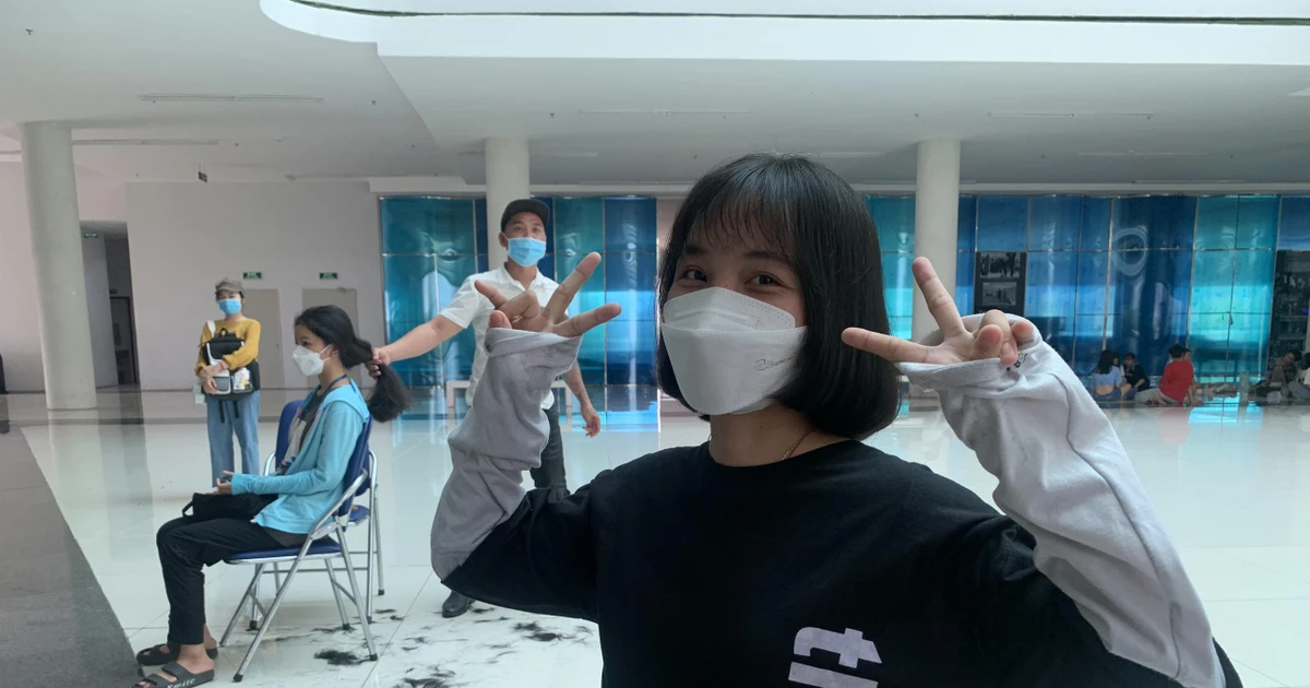 Gen Z Sài Gòn "chịu chơi" hiến tóc tặng bệnh nhân ung thư, nhìn mà xúc động quá trời! ‍♀️