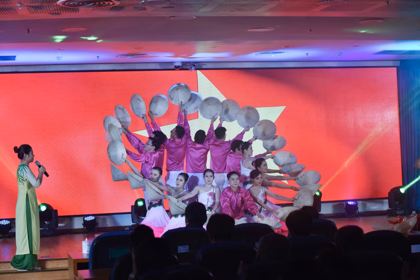 d718b4bb7d3ef84e54d7.jpg