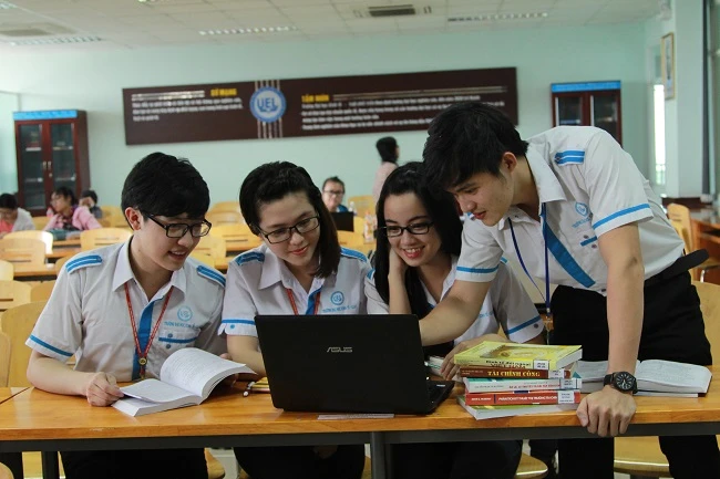 ĐH Kinh tế - Luật (ĐHQG TP.HCM) mở 5 lối vào đại học, ai cũng có cơ hội nha!