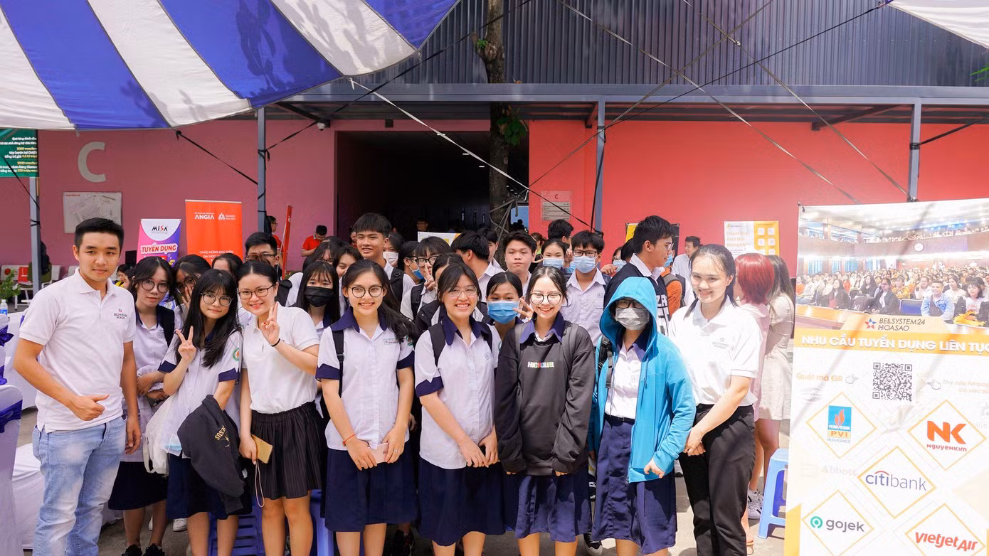 d7558851956997bc76a8.jpg