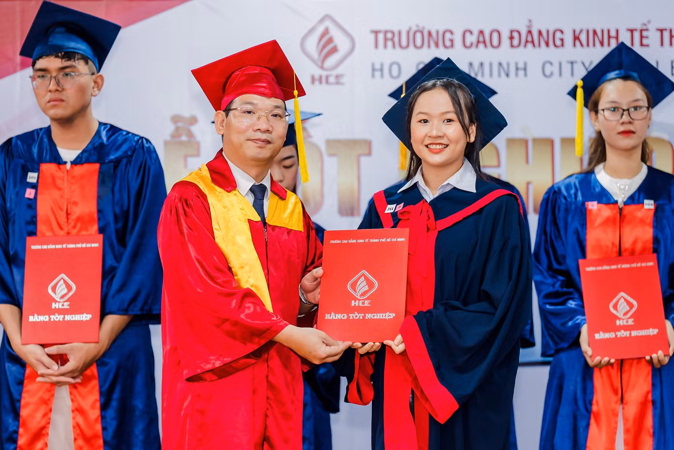 d7762e1e29b3f9e905b4.jpg
