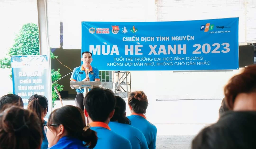 Sinh viên ĐH Bình Dương sẵn sàng lên đường với chiến dịch tình nguyện 'Mùa Hè Xanh' ✨